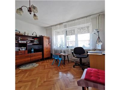 De vanzare apartament 2 camere Decebal