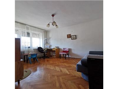 De vanzare apartament 2 camere Decebal