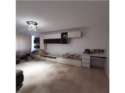 De vanzare apartament 2 camere Rogerius - decomandat