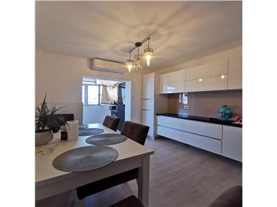 De vanzare apartament 2 camere Rogerius - decomandat