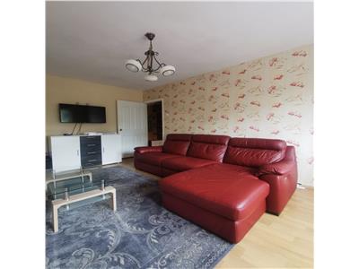 De inchiriat apartament 3 camere Rogerius